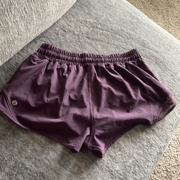 lululemon athletica Pants - Lululemon Hotty Hot 2” Shorts